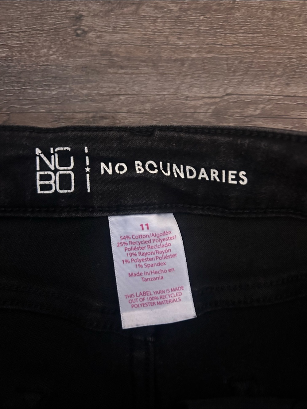 No Boundaries Women’s Washed Black Slim Jeans - Picture 2 of 3